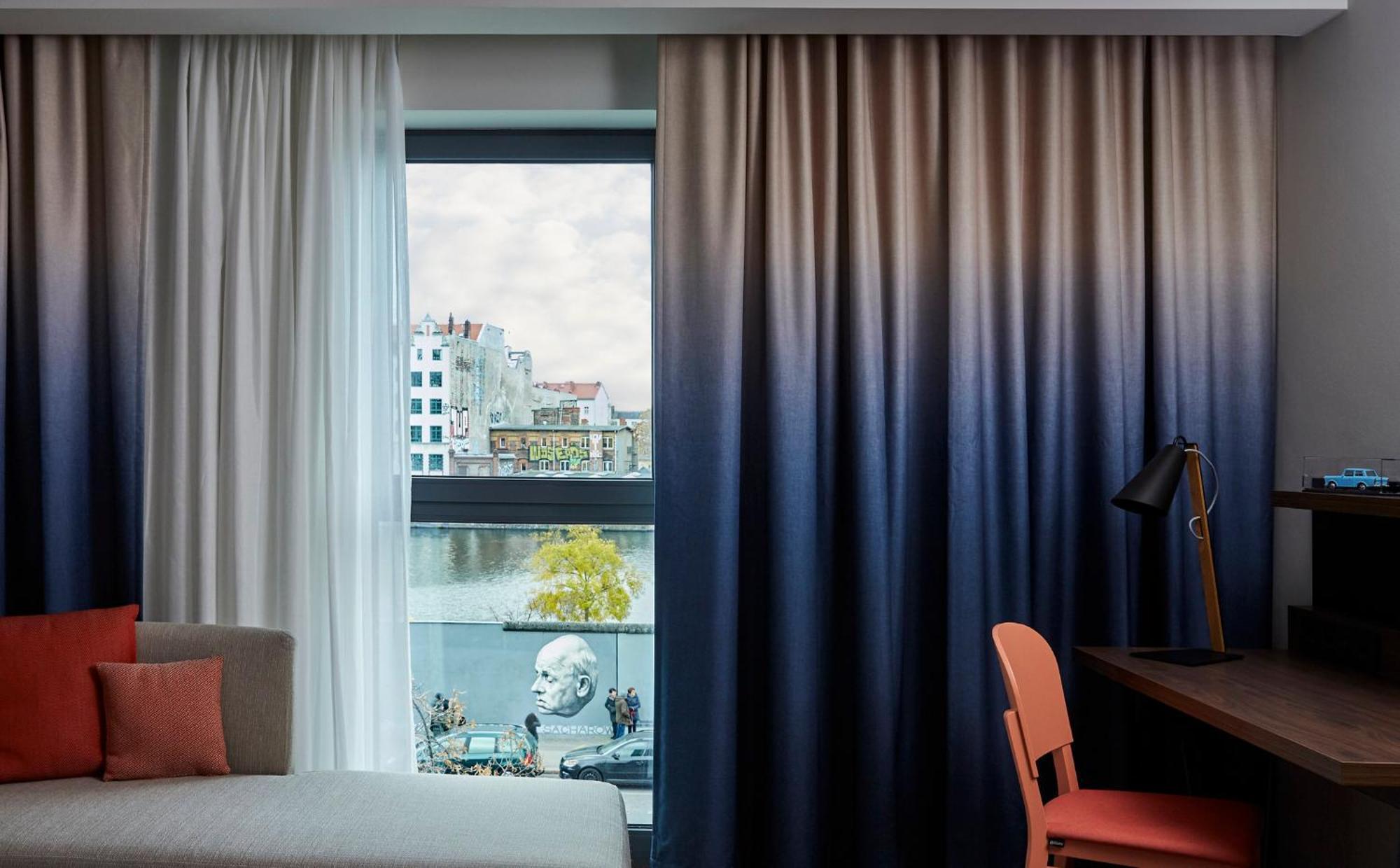 Hotel Indigo Berlin - East Side Gallery Εξωτερικό φωτογραφία